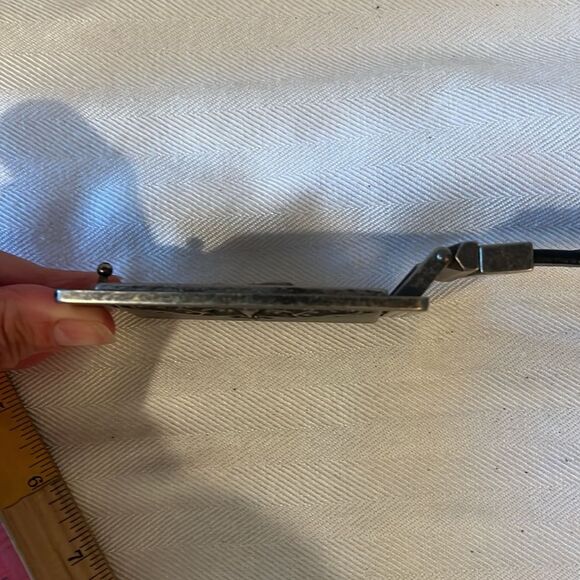 Fleur de Lis reversible pewter type belt buckle. Monogram M on the reverse side - Picture 11 of 12